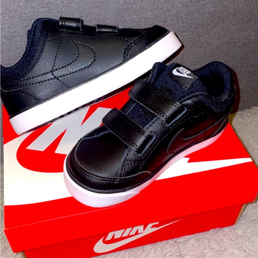 TODDLER BOYS BRAND NEW NIKE